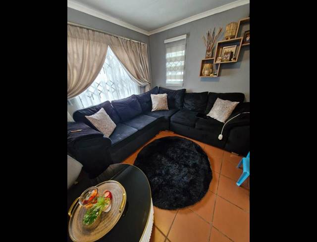2 BEDROOM HOUSE FOR SALE IN SAVANNA CITY